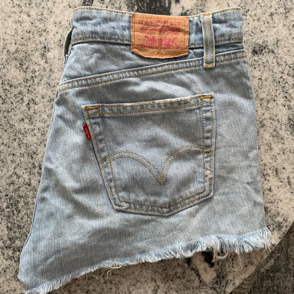 Levi - Cut-off Shorts